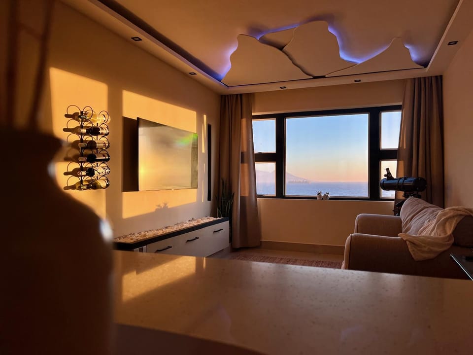 TV and multimedia, Living room, Photo of the whole room, Seating area, Evening entertainment, Sea view