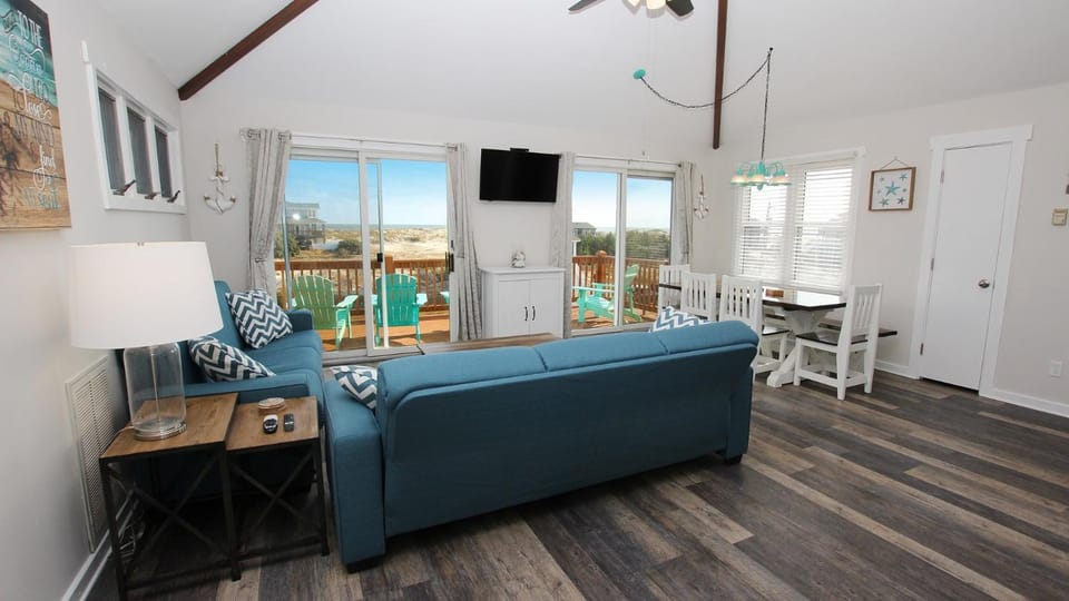Semi-Oceanfront, Pets Welcome, Wild Horses, Ocean Views! 4x1678, Turtle Trax House in Carova Beach