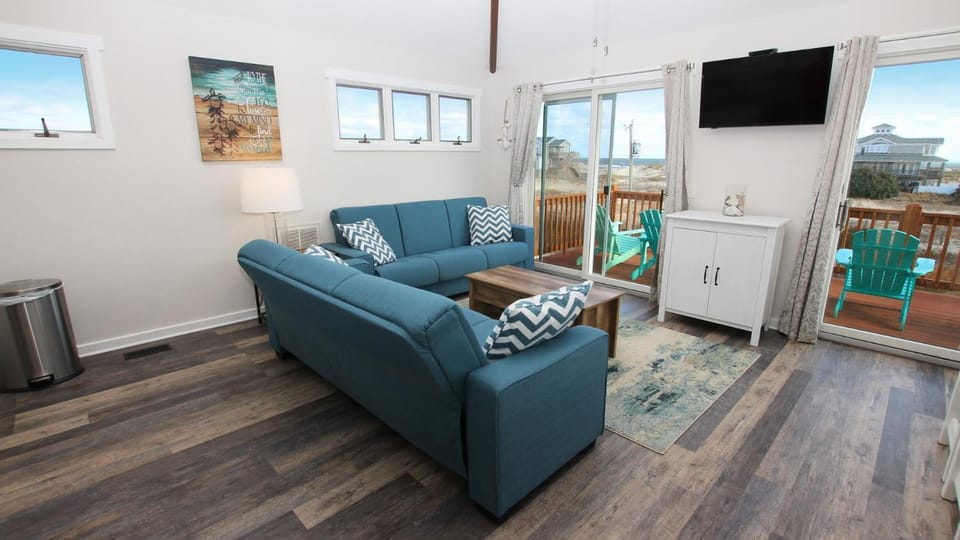 Semi-Oceanfront, Pets Welcome, Wild Horses, Ocean Views! 4x1678, Turtle Trax House in Carova Beach