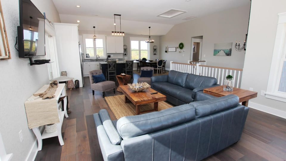 Semi-Oceanfront, Ocean Views, Wild Horses, Private Pool, 4x2338, Race To The Beach House in Carova Beach