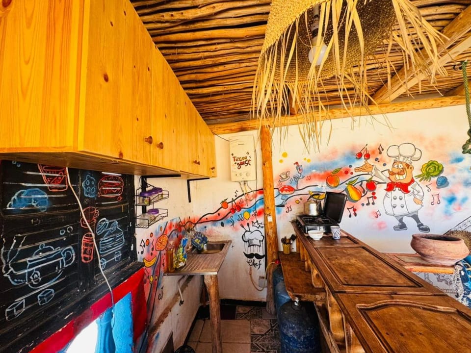 Coffee/tea facilities, Balcony/Terrace, Kitchen or kitchenette, Food and drinks, Food
