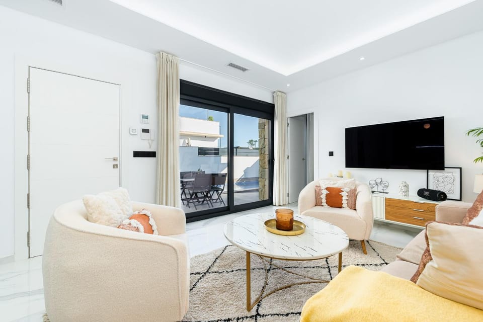 Communal lounge/ TV room, Living room