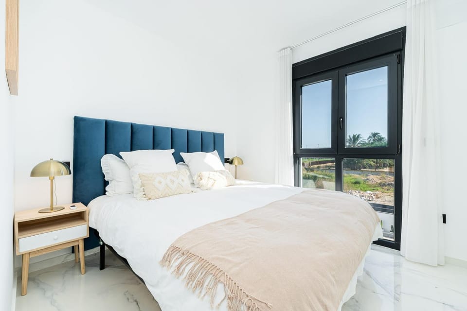 Bed, Bedroom
