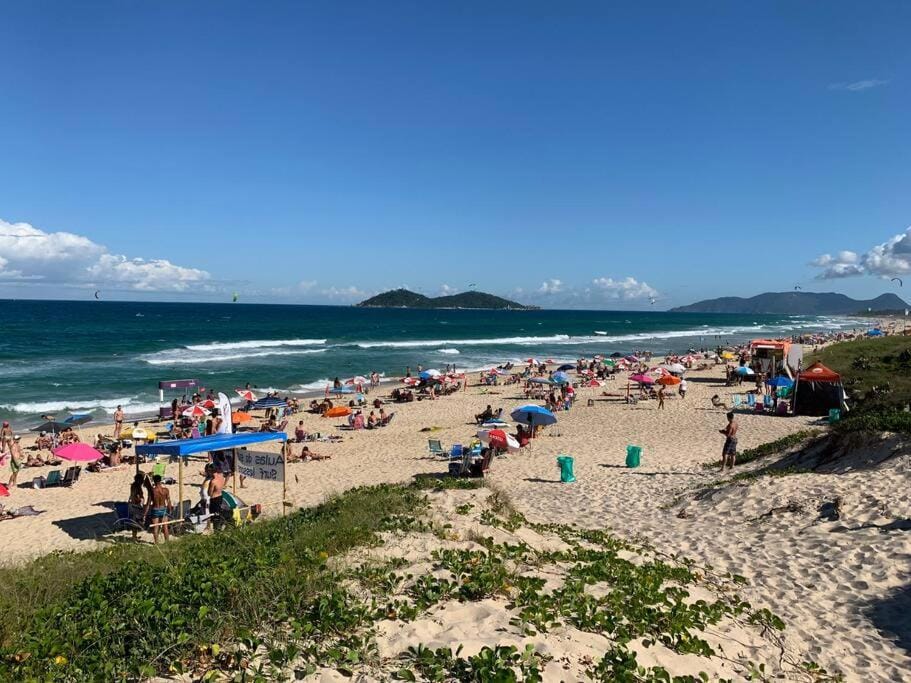 Luxury at the beach!Wi-Fi500Mpbs Apartment in Florianopolis