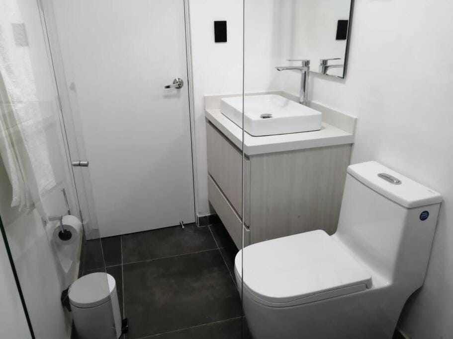 Modern apartment-1 block from El Poblado park Apartment in Medellin