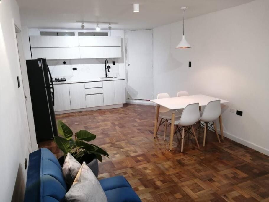 Modern apartment-1 block from El Poblado park Apartment in Medellin