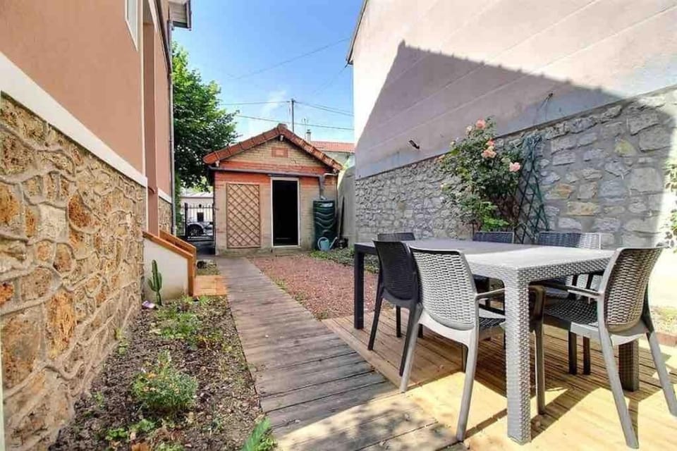 Studio neuf - Gare d'Aulnay Apartment in Île-de-France