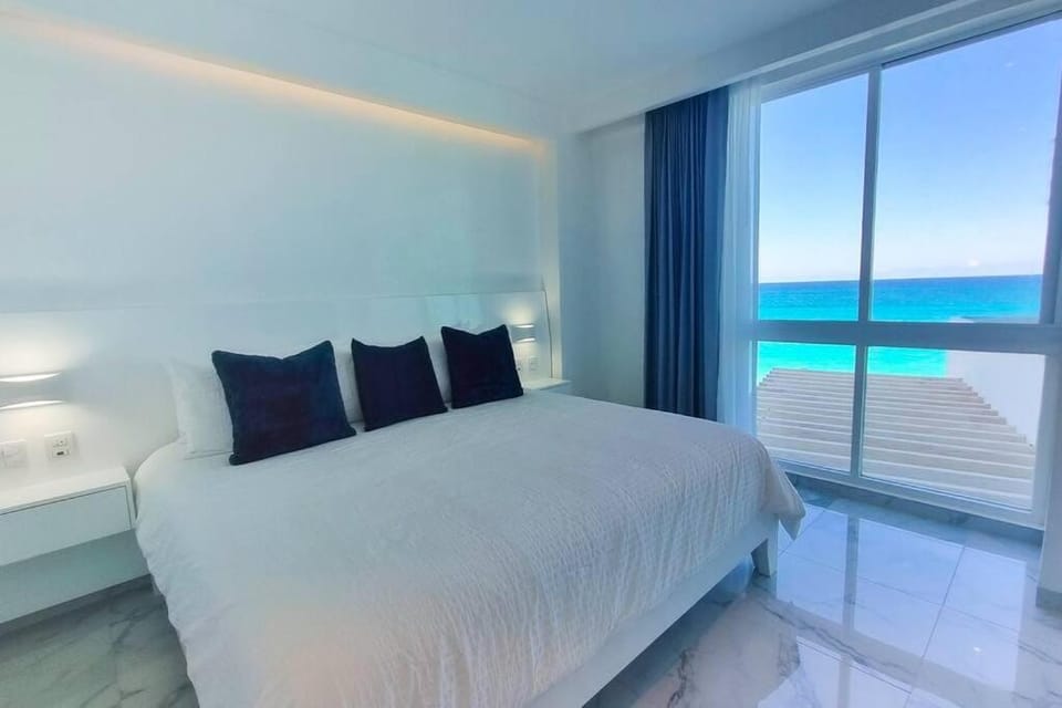 Bed, Natural landscape, Photo of the whole room, Beach, Bedroom, Sea view