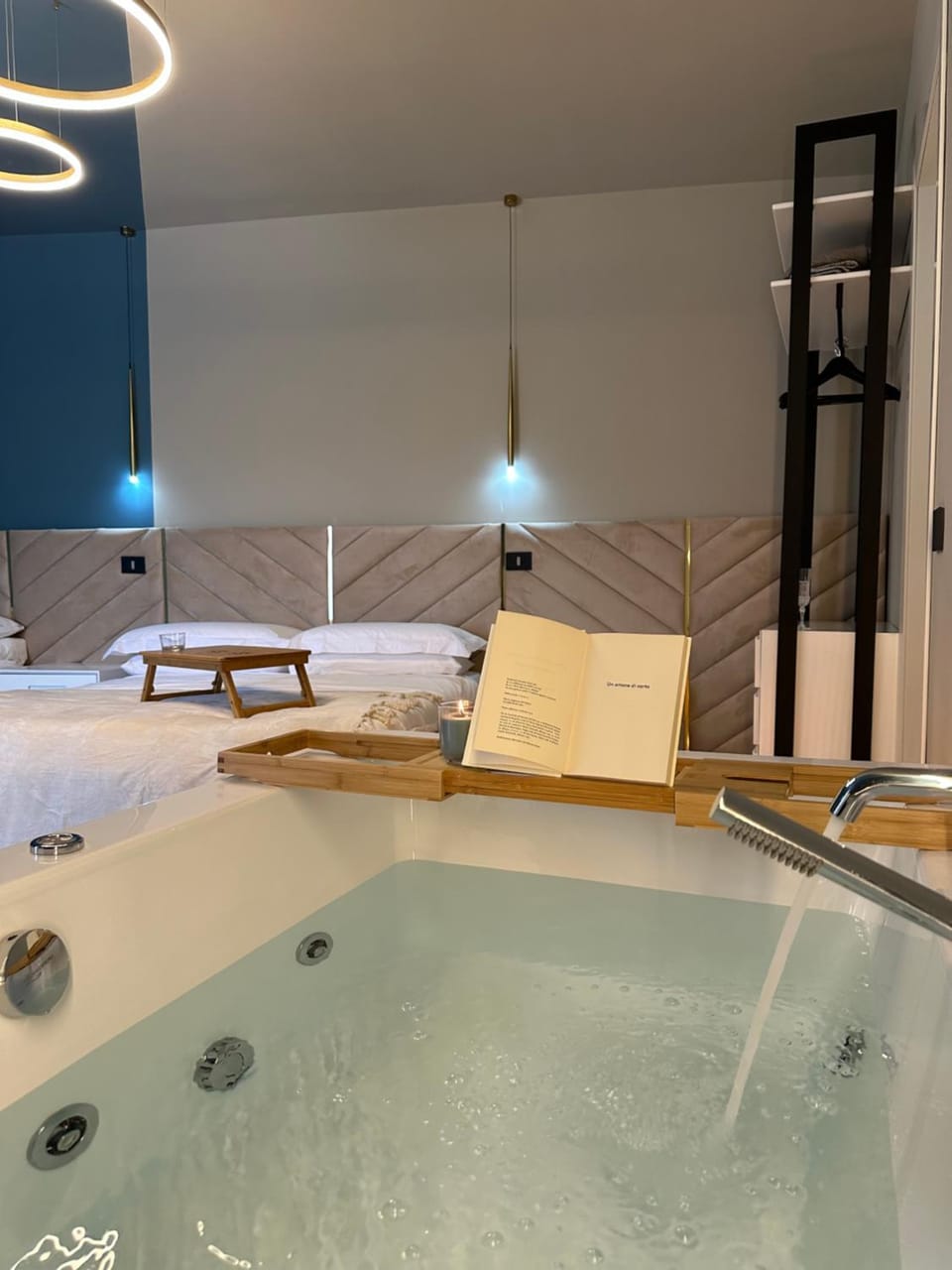 Hot Tub, Hot Tub