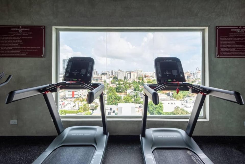 Fitness centre/facilities, City view