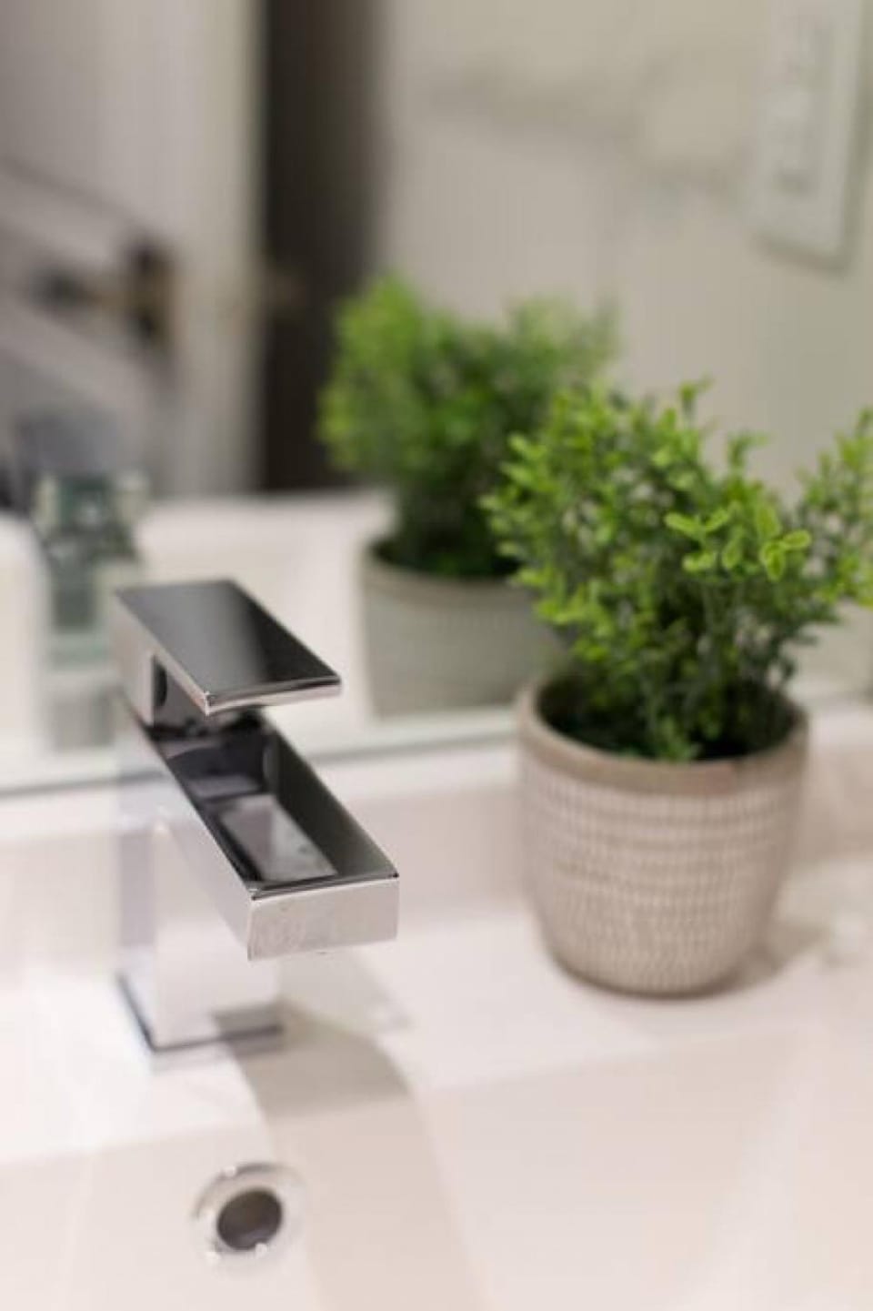 Bathroom, Decorative detail
