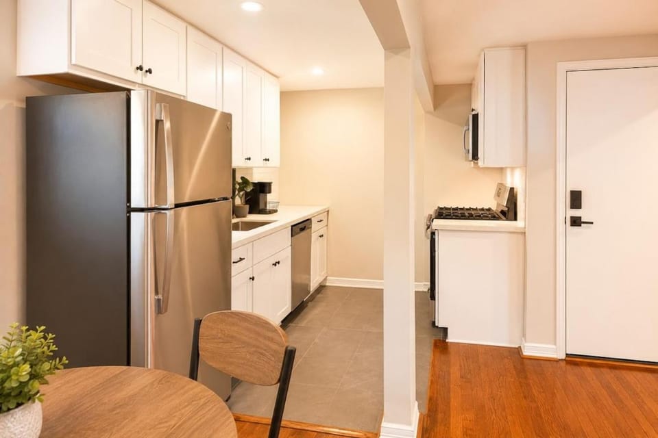 FIFA Fans Save 20percent - 9 Apartment in Houston