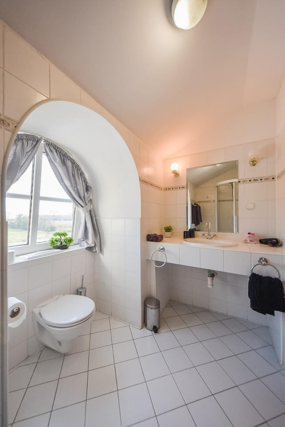 Kaštieľ Sokoľany Bed and Breakfast in Slovakia
