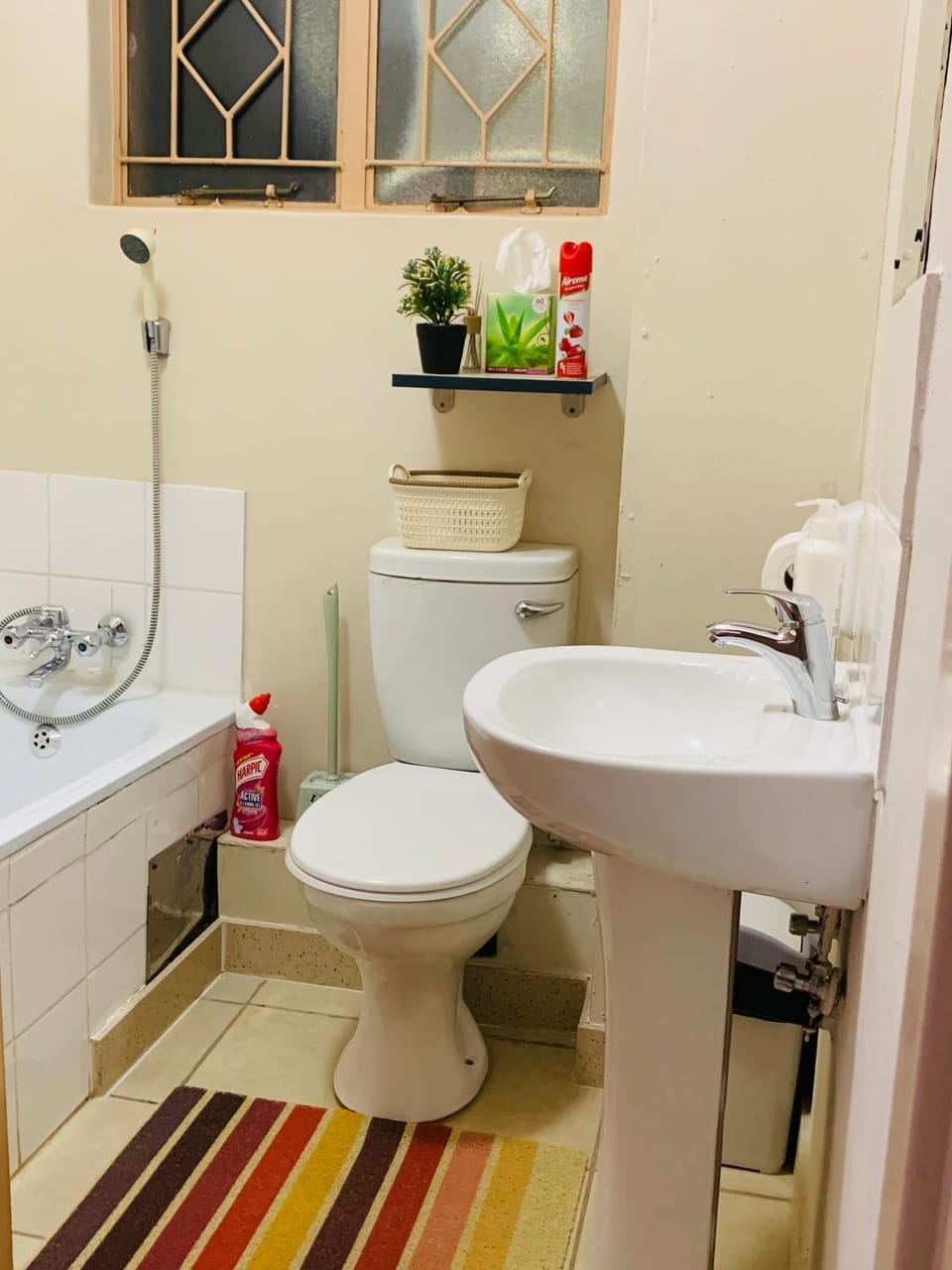 Tsika's Inn Apartment in Africa