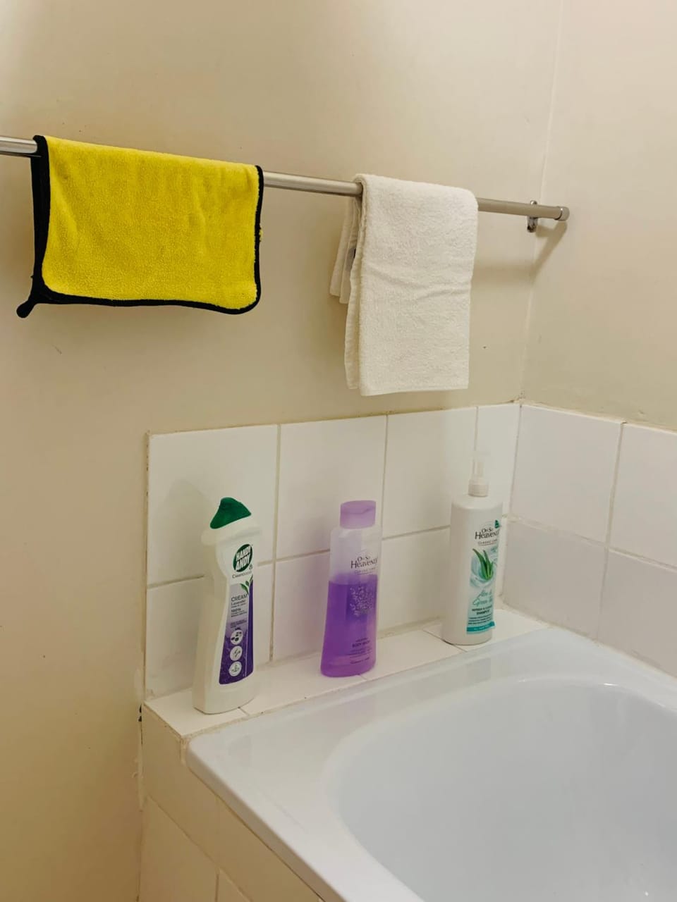 Tsika's Inn Apartment in Africa