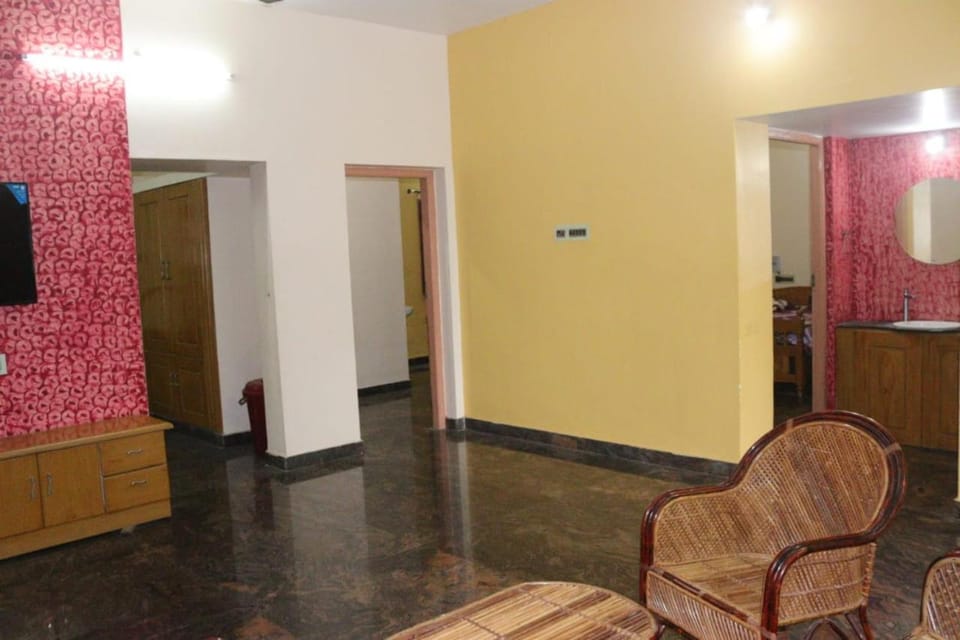 Royal Peters Holiday Homes, Main Falls, Coutralam Apartment in Tamil Nadu