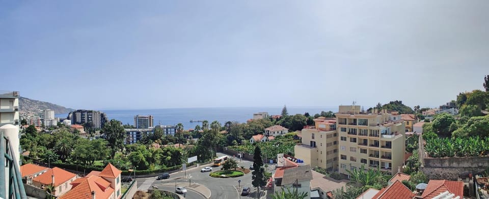 Property building, Nearby landmark, Off site, Neighbourhood, On site, City view, Sea view, Location