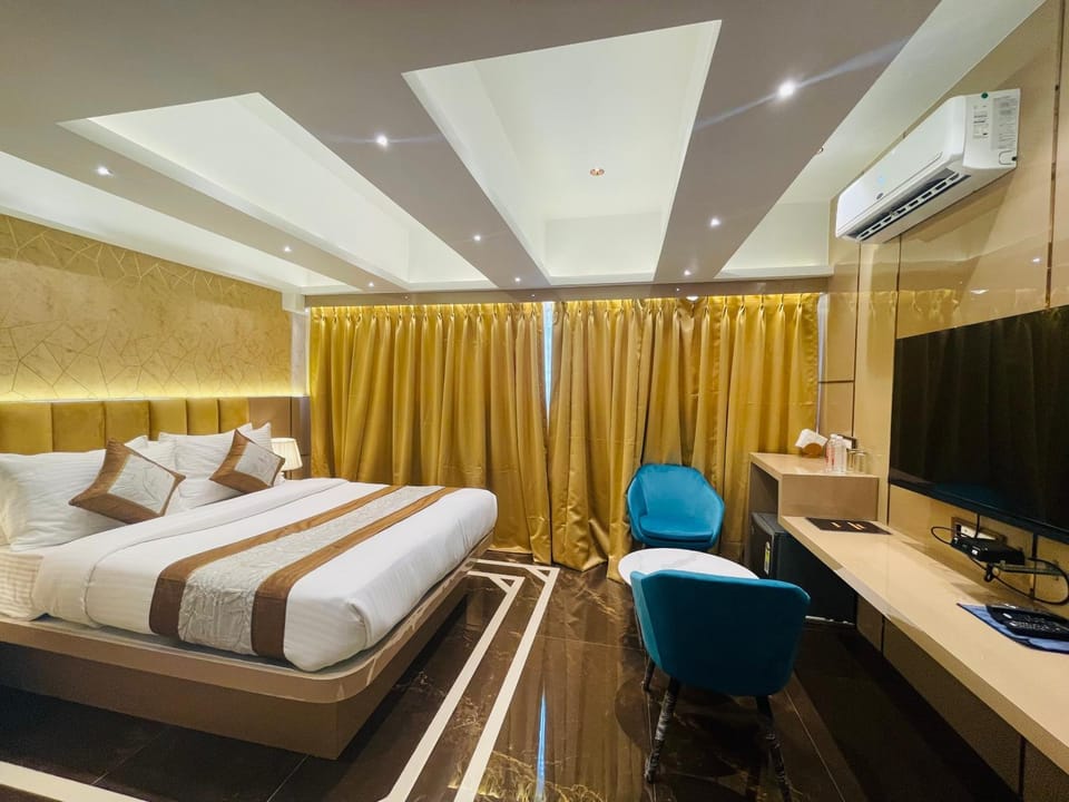 Bed, TV and multimedia, Photo of the whole room, Bedroom, air conditioner