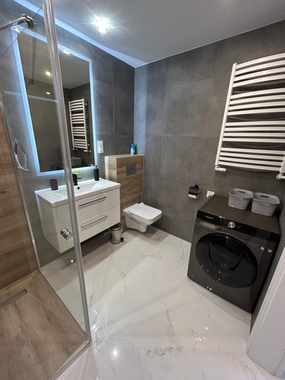 Shower, Bathroom, towels