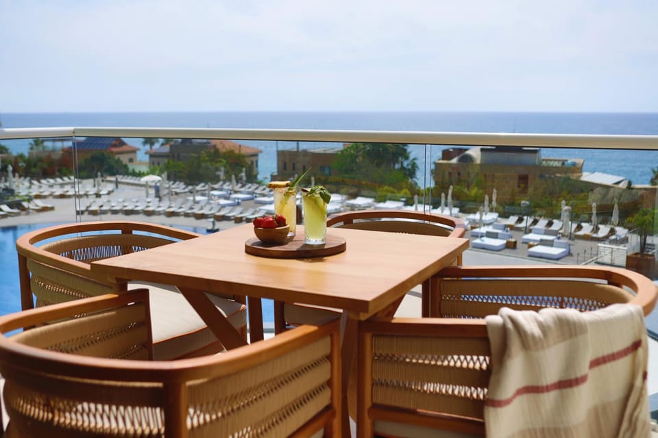 Balcony/Terrace, Pool view, Sea view, Swimming pool