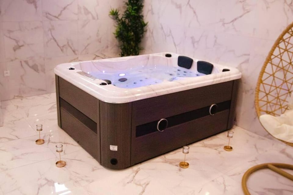 Hot Tub, Spa and wellness centre/facilities