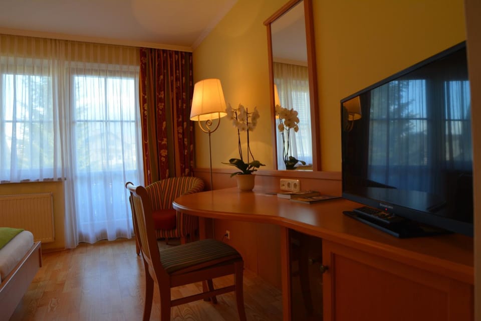 TV and multimedia, Seating area