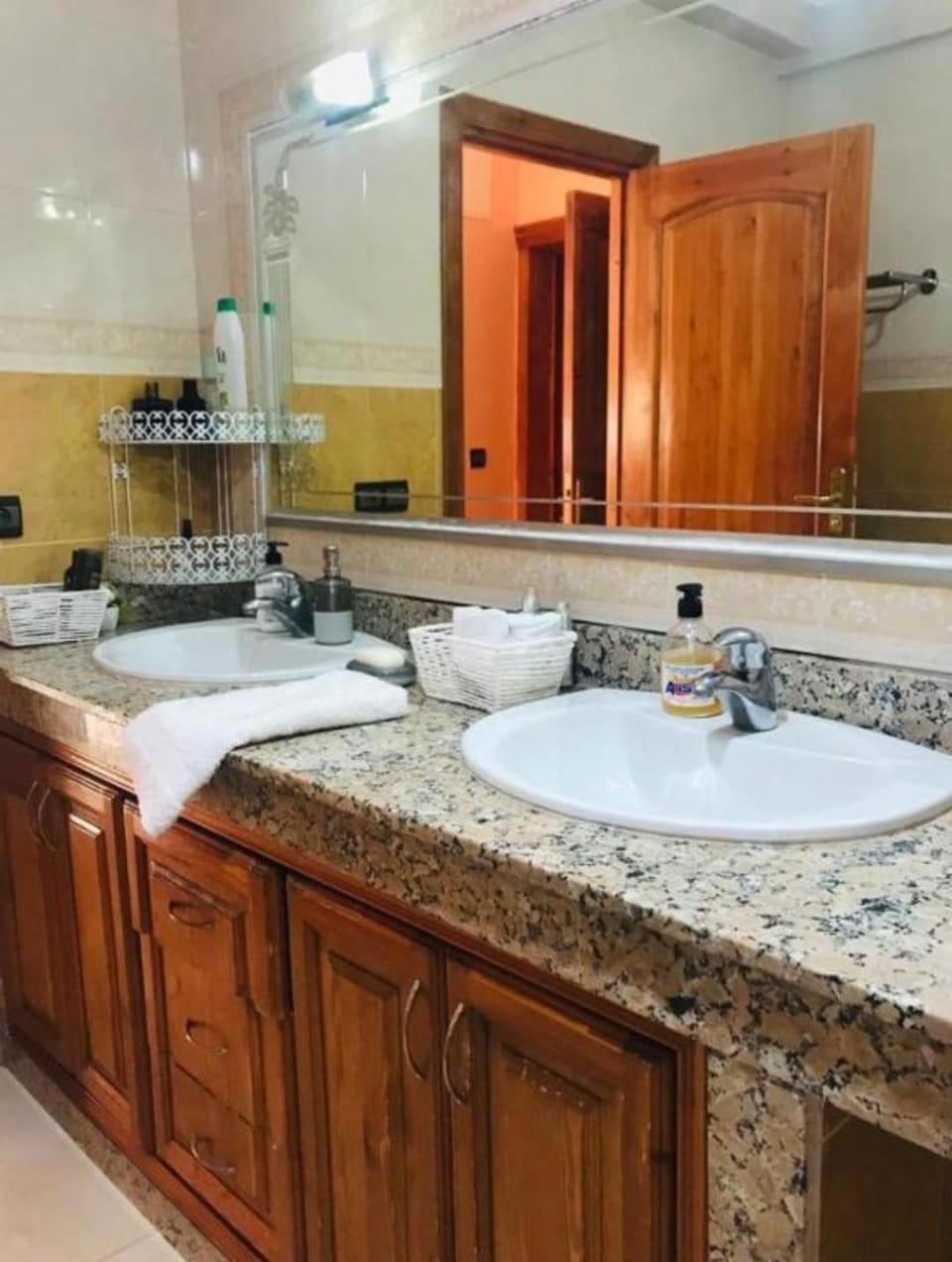 Bathroom, towels