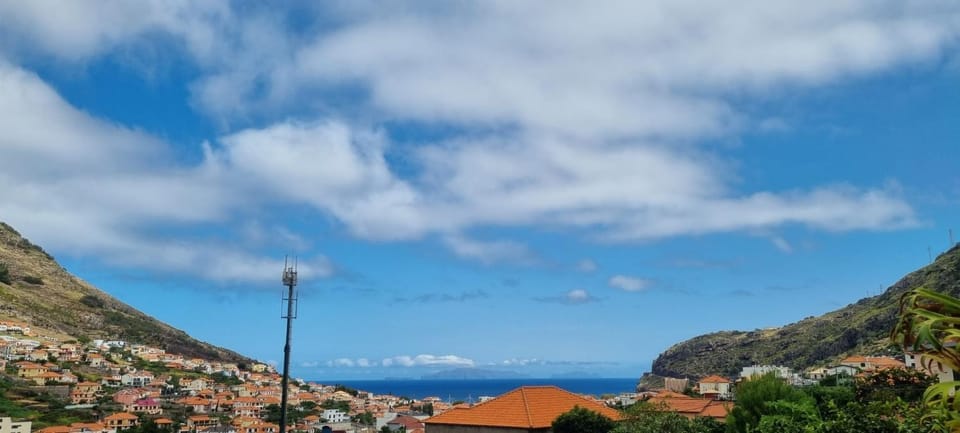 Mountain view, Sea view