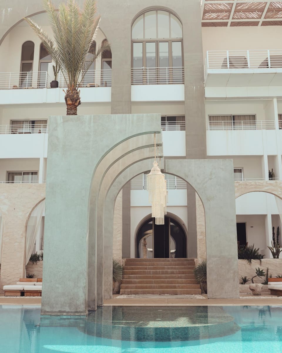 Property building, Balcony/Terrace, Swimming pool
