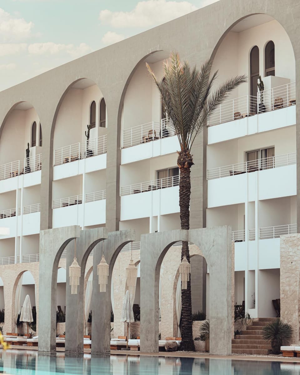 Property building, Balcony/Terrace, Swimming pool