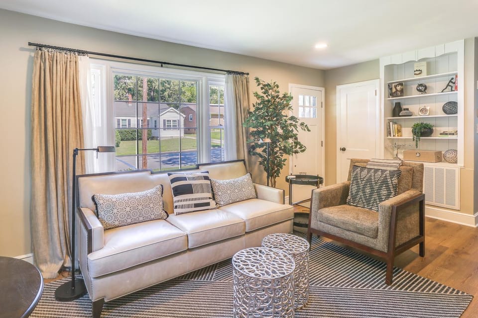 Charming Greensboro Home - 2 Mi to Downtown! House in Greensboro