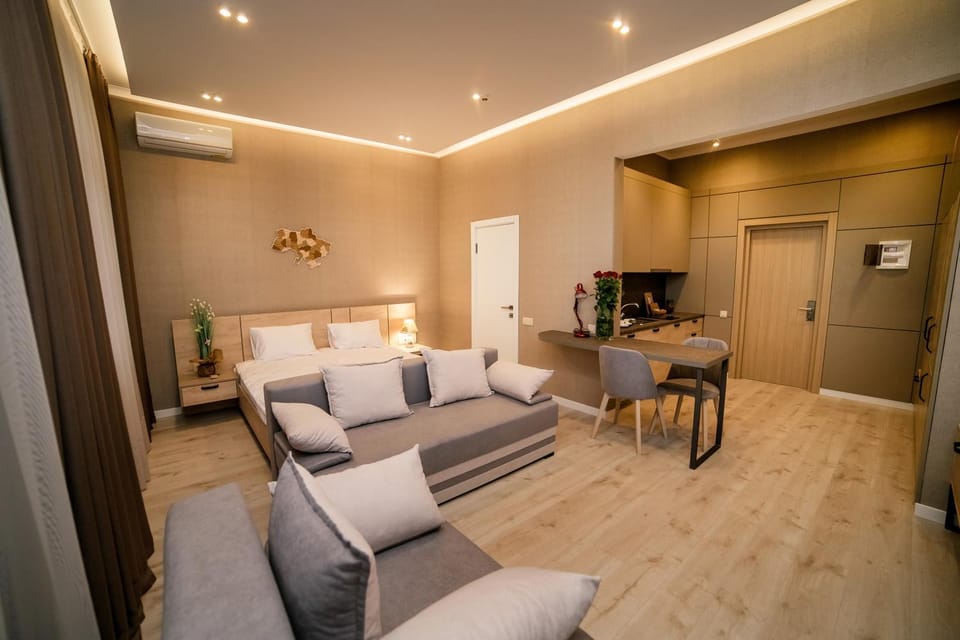 Bed, Photo of the whole room, Seating area, Bedroom, air conditioner