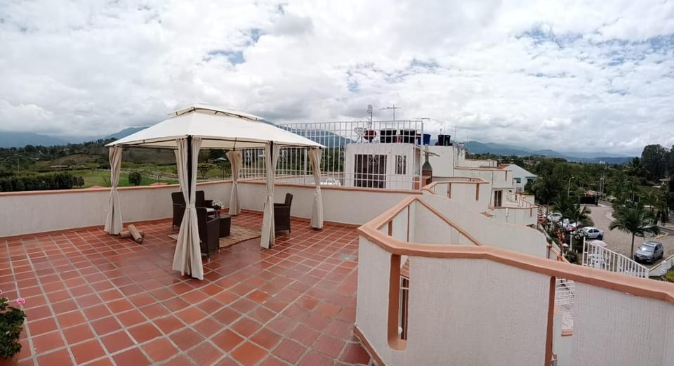 Balcony/Terrace, Mountain view