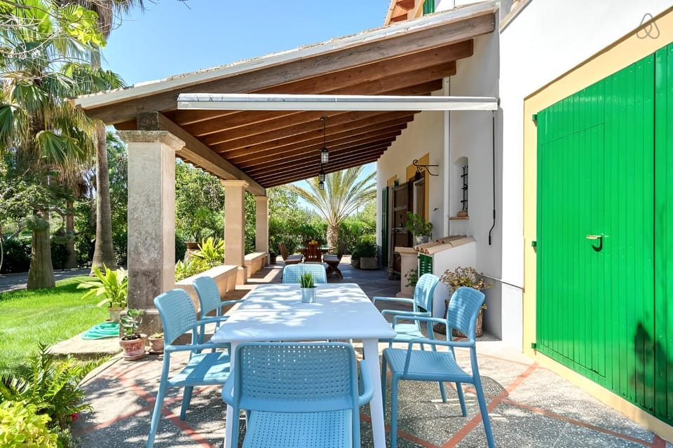 Off site, Garden