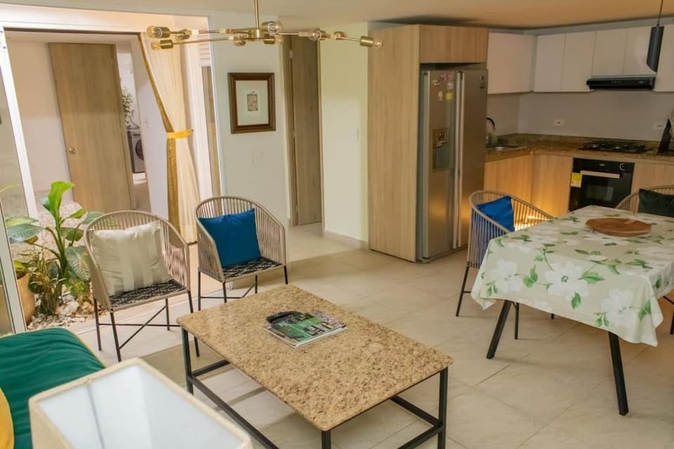 Kitchen or kitchenette, Living room, Seating area, Dining area, minibar, pet friendly, stove
