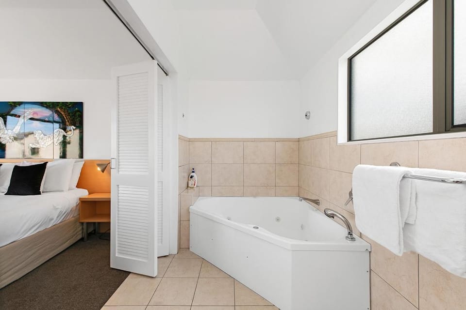 Bathroom, Bath