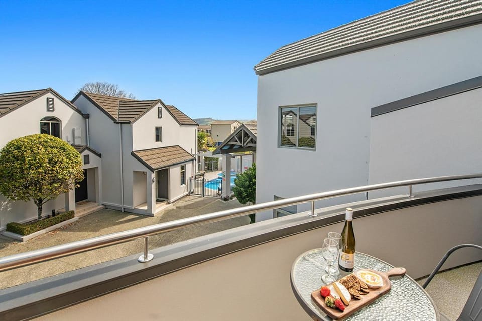Balcony/Terrace, Pool view