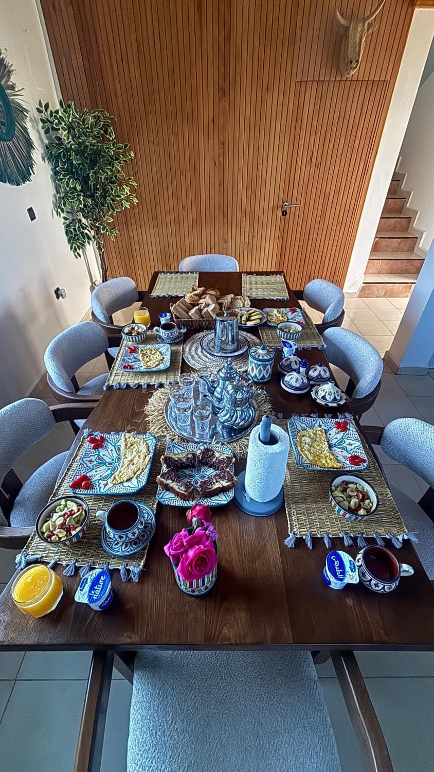 Dining area, Food, Breakfast, Lunch, Dinner, Drinks