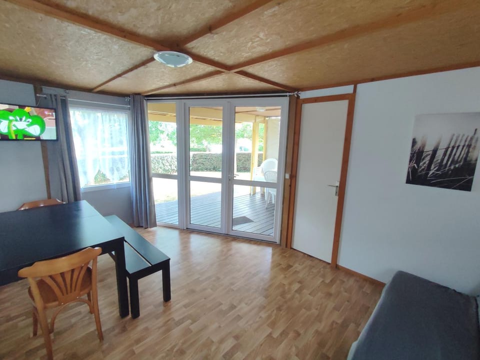 Living room, Garden view