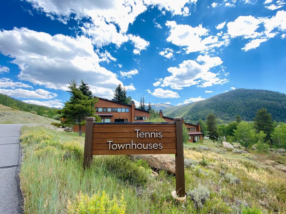 Tennis Townhomes 1323 by SummitCove Lodging House in Keystone