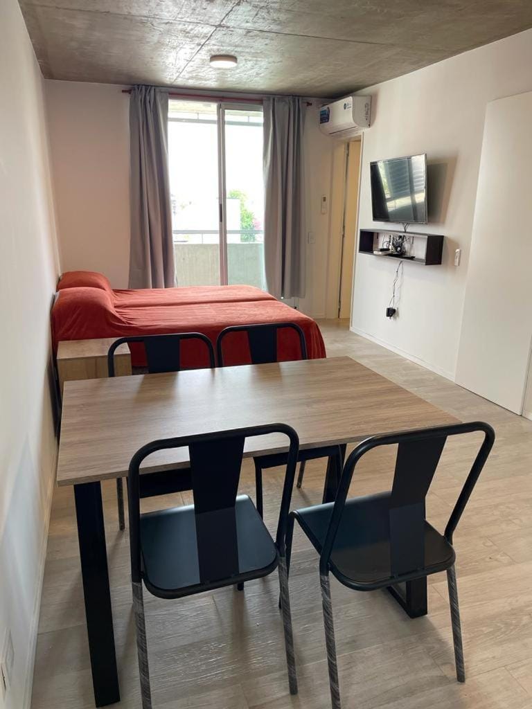 TV and multimedia, Seating area, Dining area