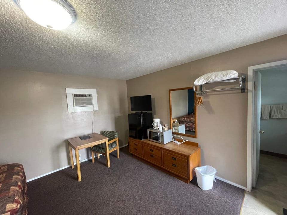 TV and multimedia, minibar, air conditioner