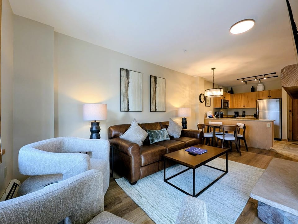 Kitchen or kitchenette, Living room, Seating area, Dining area, furniture