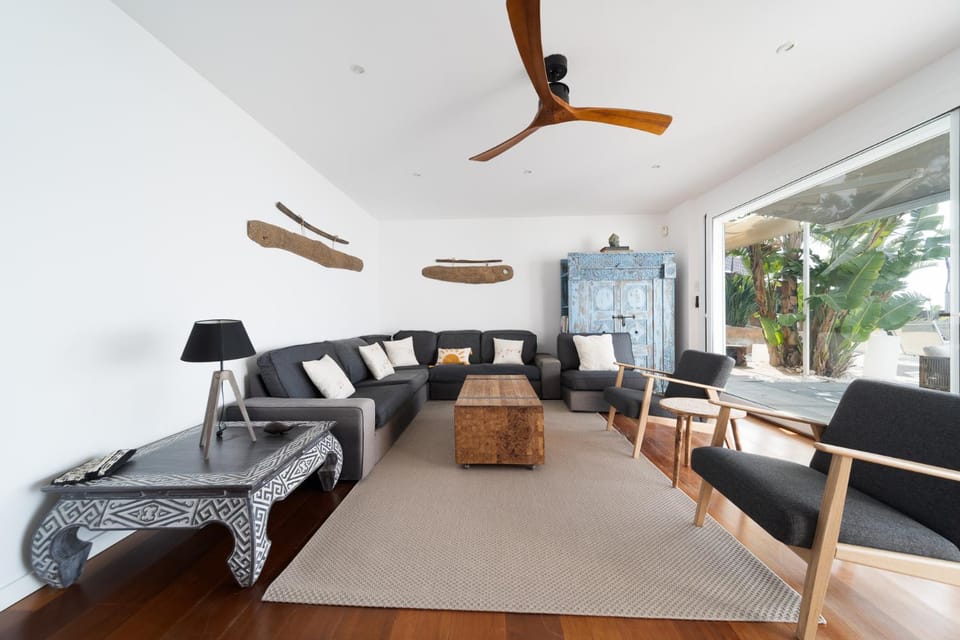 Living room, air conditioner