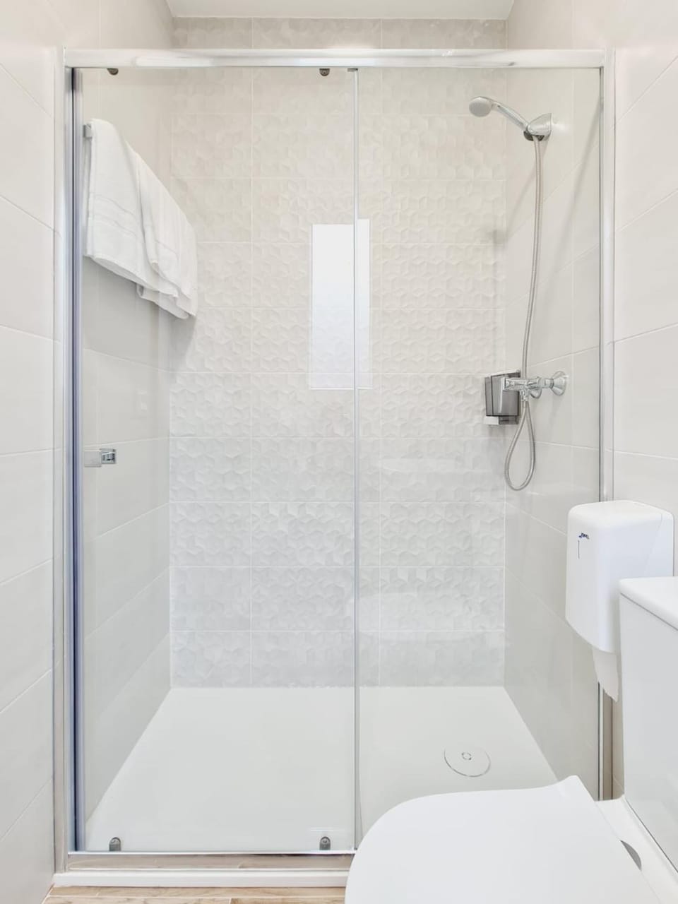 Shower, towels