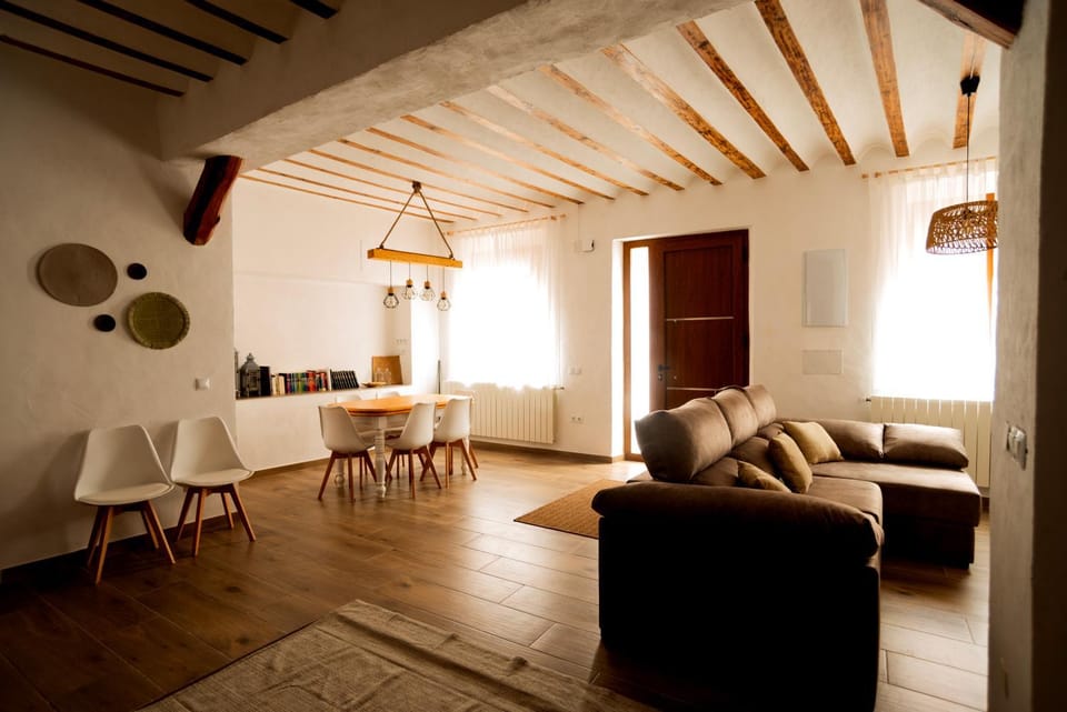 Communal lounge/ TV room, Living room, Dining area