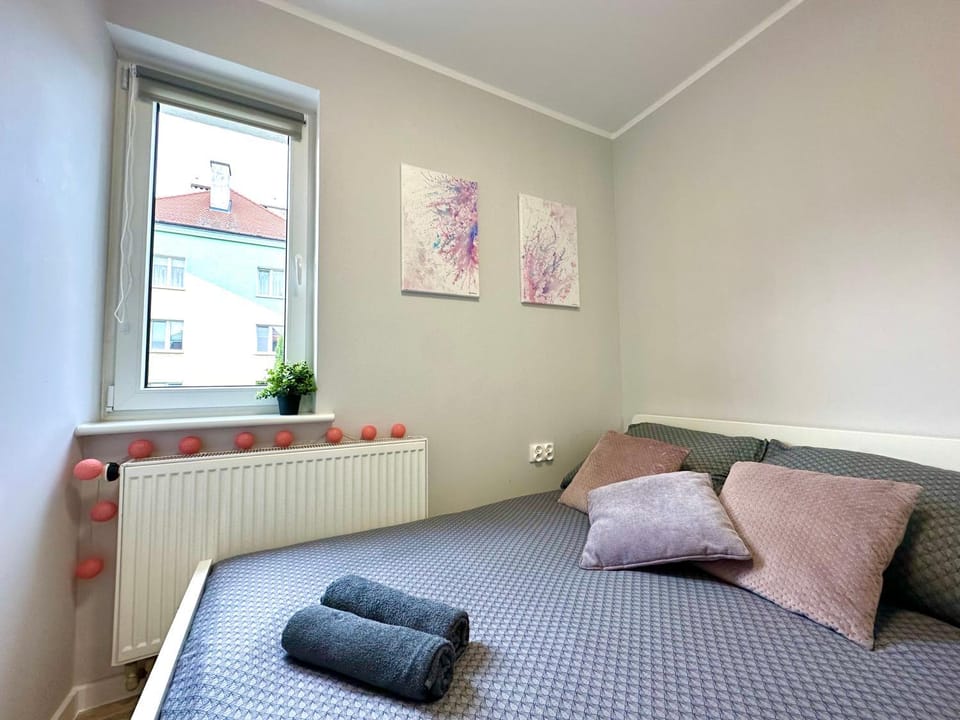 Bed, Photo of the whole room, Bedroom, internet, towels