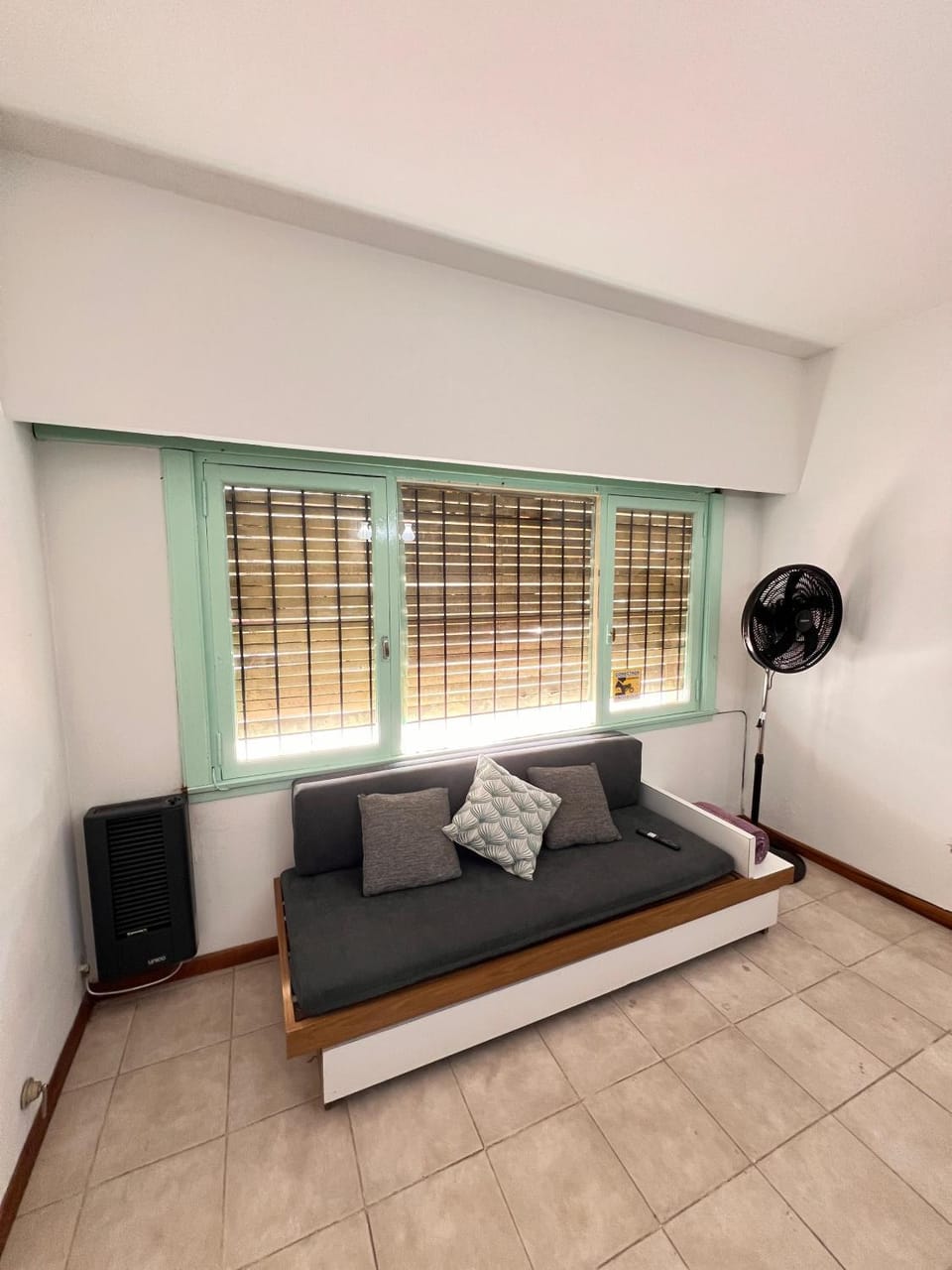Bed, Living room