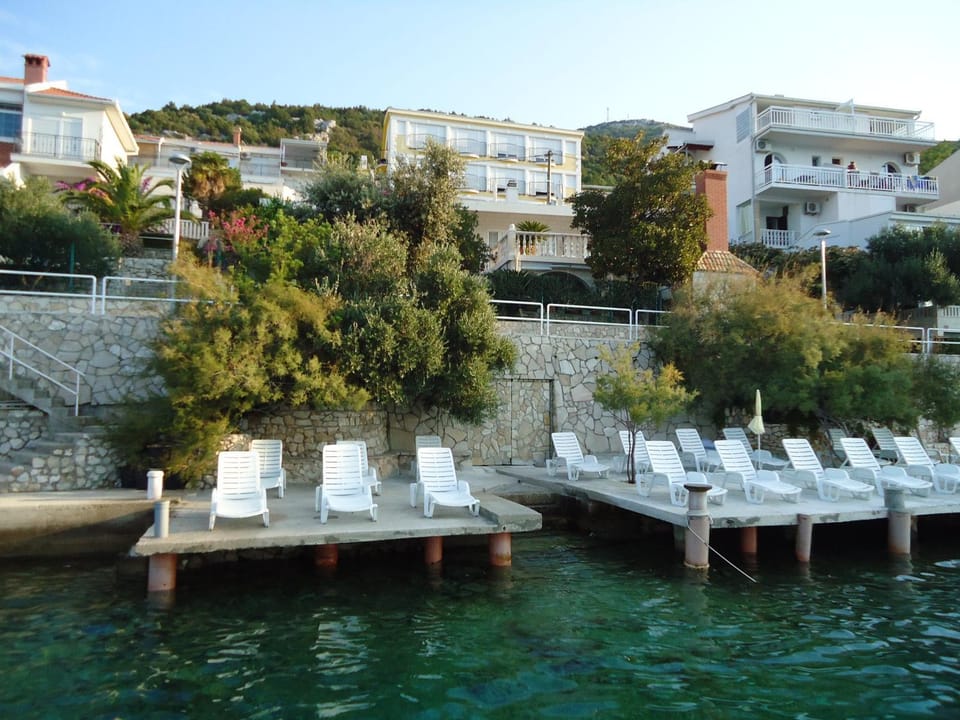 Neighbourhood, Natural landscape, Beach