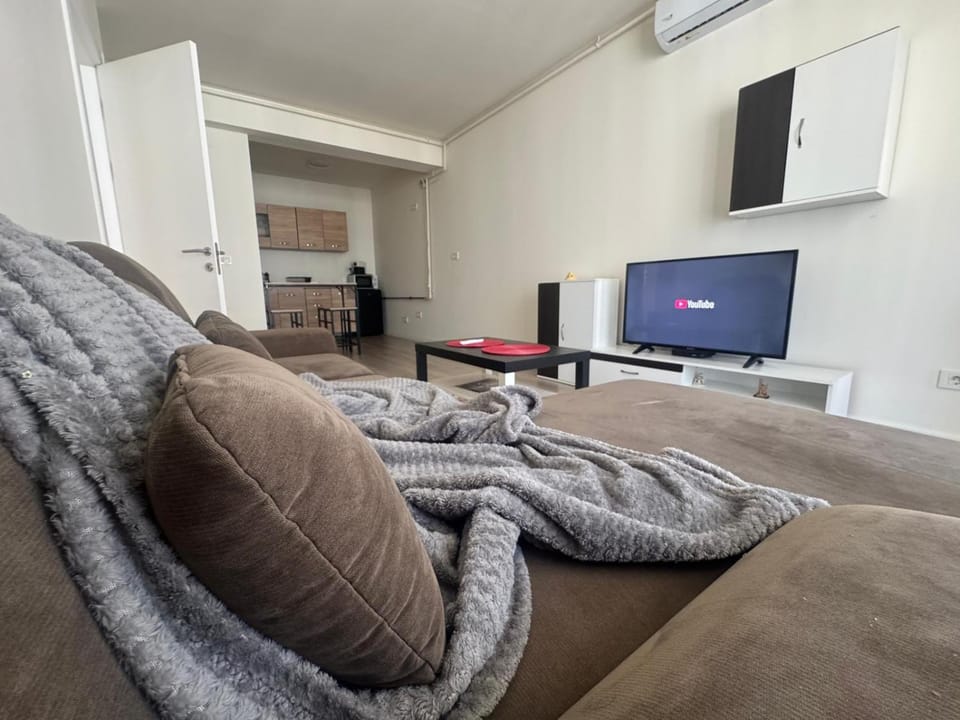 Apartamentul Familiei 2 langa Aeroport Otopeni Apartment in Romania